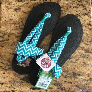 Sanuk NEW yoga slings - W 9 - not sling 2 style
